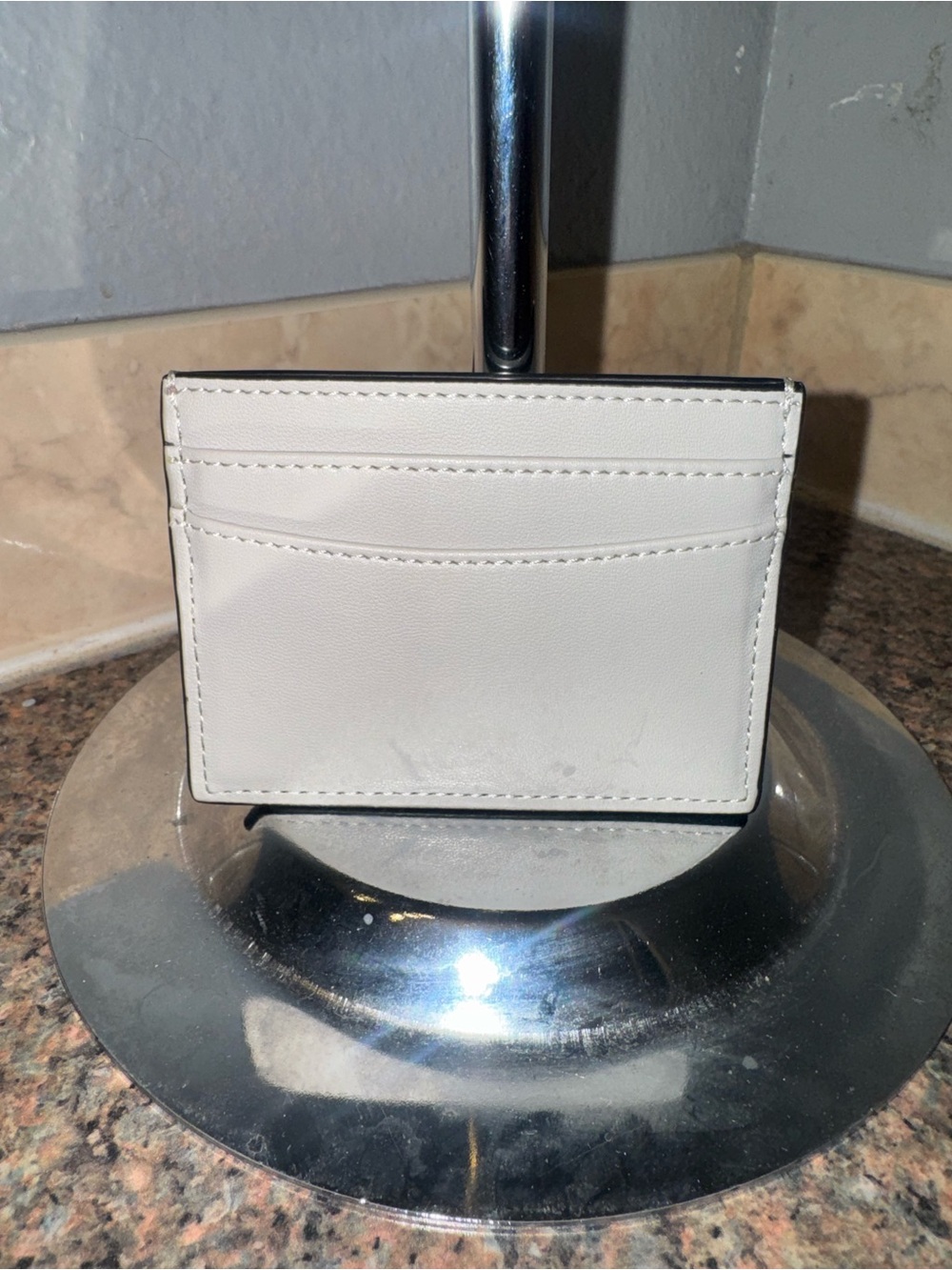 Stella McCartney cream card holder like new condition✅ authentic✅